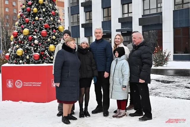 Собянин поздравил 250-тысячного участника программы реновации с новосельем