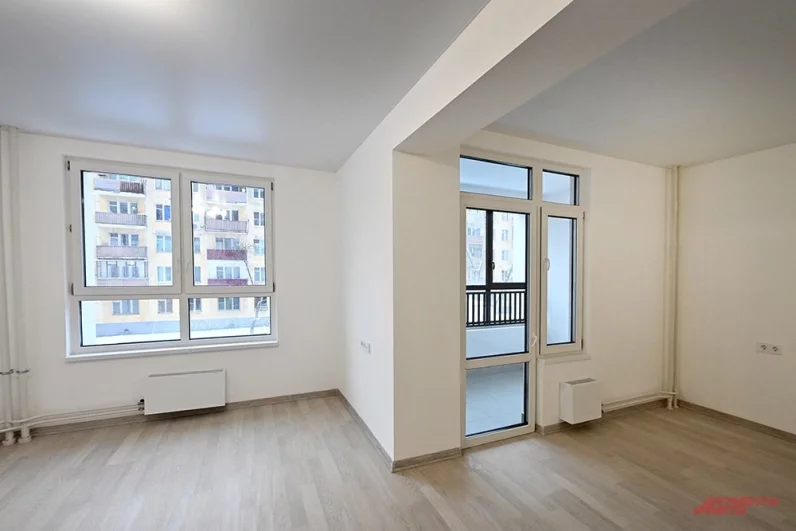 В 23-этажной новостройке - 198 квартир, а общая его площадь – 11,8 тыс. кв. метров.