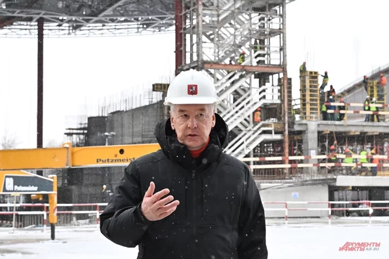 Для создания центра рабочие заново собирают исторические конструкции знаменитого павильона «Монреаль».