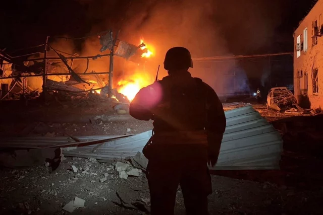 В течение ночи несколько волн «Гераней» атаковали военные и энергетические объекты в Одессе.