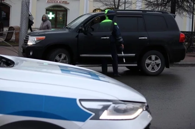 Не думайте, что жвачки или пару чашек кофе помогут вам скрыть перегар от инспектора ДПС. Он определит состояние опьянения по другим признакам. 