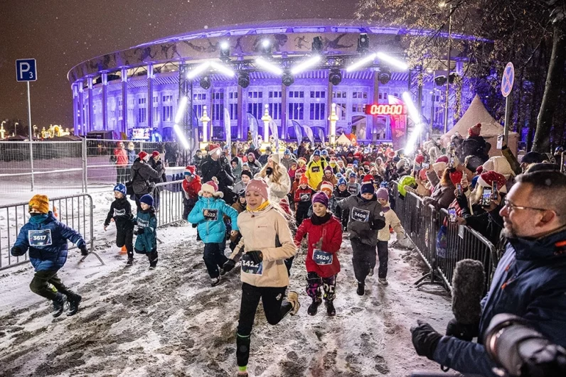 Это был настоящий праздник спорта, во время которого можно было любоваться видами украшенной набережной.