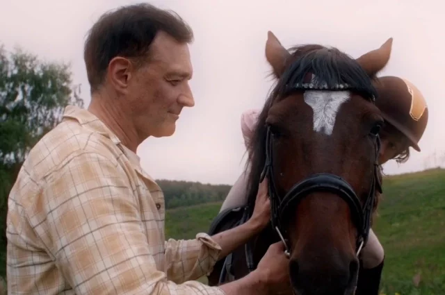 Подобрали для вас десятку российских и советских фильмов, центральными героями которых стали лошади. 