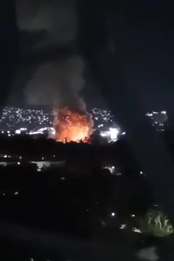 США нанесли воздушные удары по столице Венесуэлы.