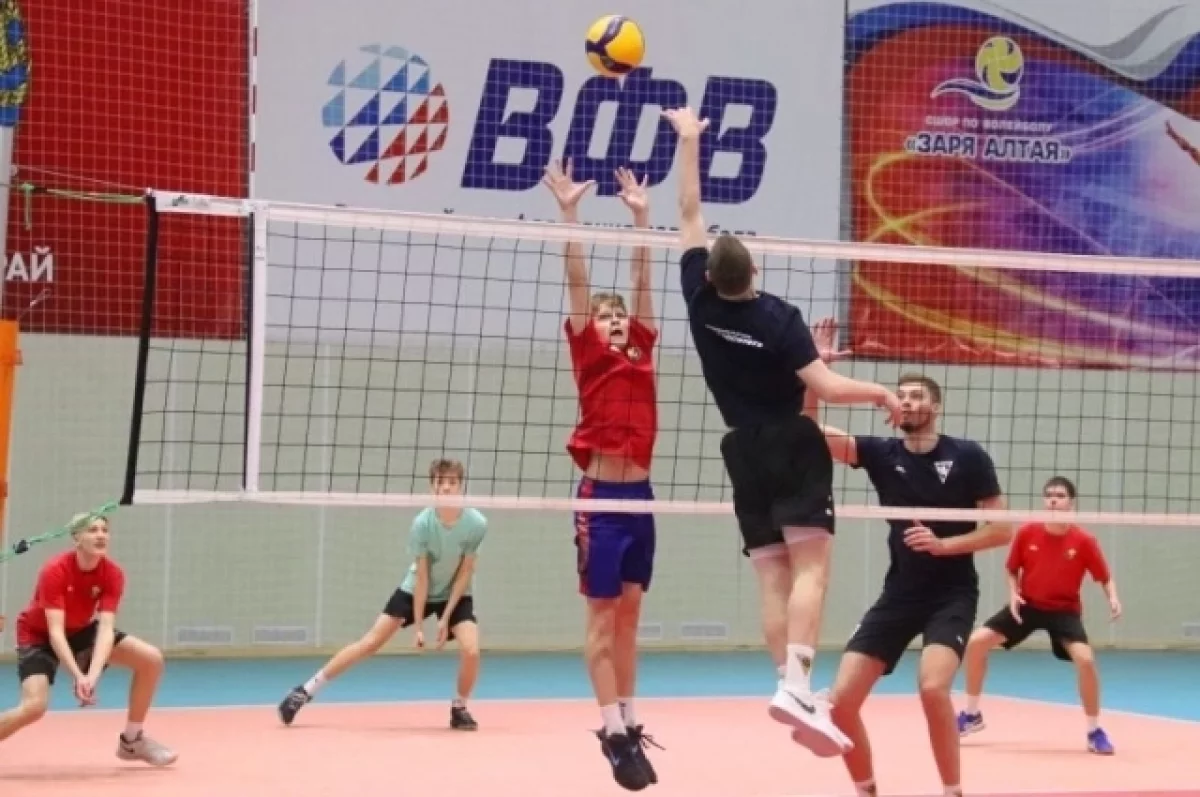 Барнаульский «Университет» провел мастер-класс для юных волейболистов