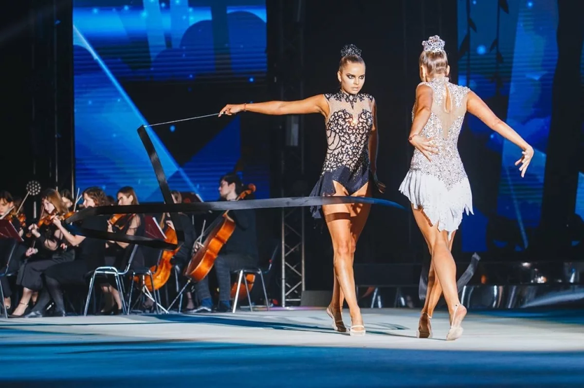 Звёздные гимнастки Аверины побывали на катке на Нижегородской ярмарке