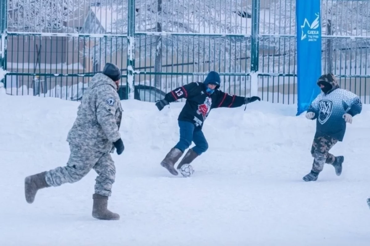 Глава Салехарда сыграет с командой из администрации в хоккей в валенках