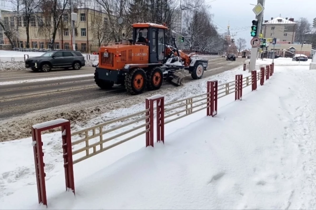 Коммунальщики Брянска вывозят с улиц города более 620 тонн снега в сутки
