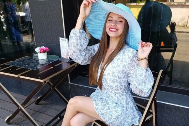 Екатерина — сирота, воспитывалась в детском доме. 