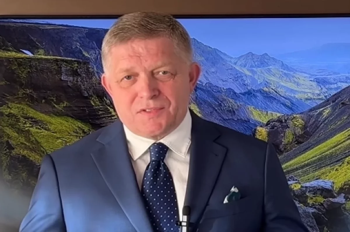 Фицо заявил, что солдат Словакии не будет на Украине, пока он глава кабмина