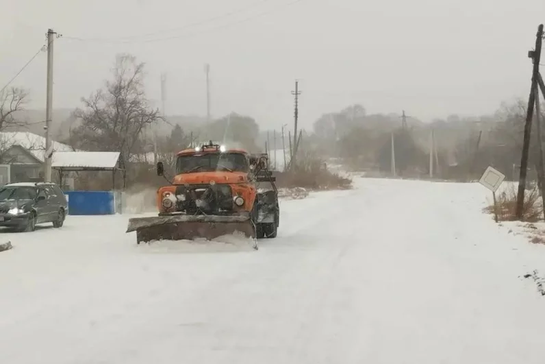 Последствия снегопада в Приморском крае.