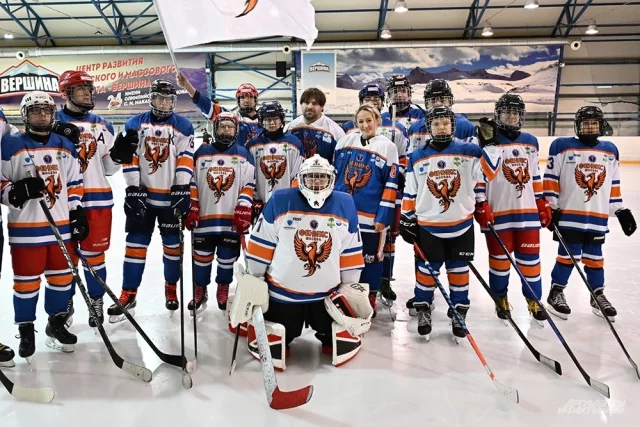 В России, начиная с 2016 года, в хоккей начали играть и особенные дети — причем независимо от возраста и подготовки.