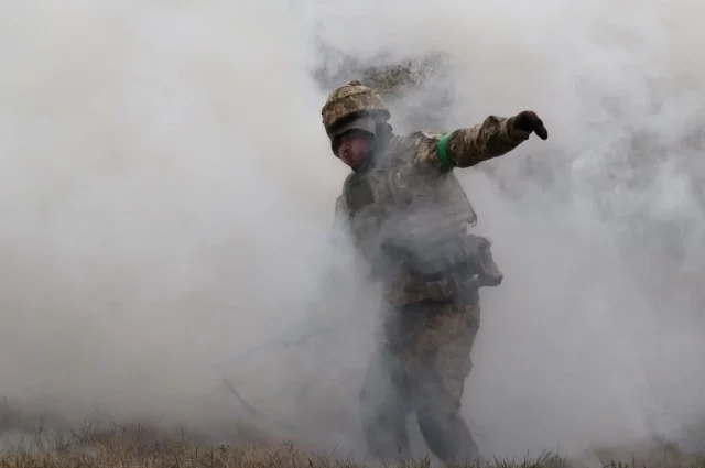 На сумском направлении, в районе населенных пунктов Хотень и Писаревка, подразделения противника отказываются выполнять приказы командования из-за срыва ротации.