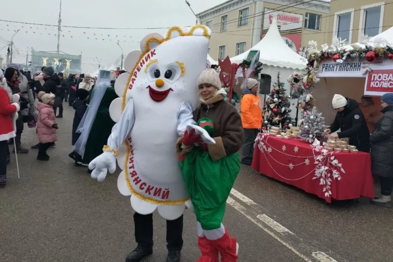 Этот кулинарный персонаж просто очаровал гостей фестиваля.