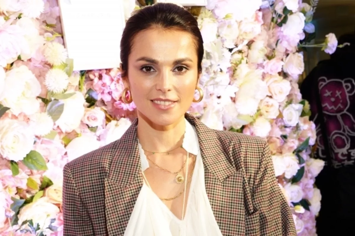 Сати Казанова рассказала, на кого похожа ее годовалая дочь