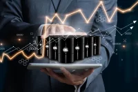 Президент США Дональд Трамп заинтересован в дешевой нефти. 