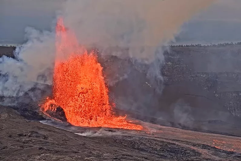 Извержение вулкана Килауэа на Гавайях.