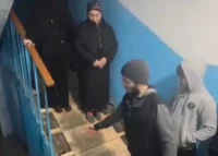 Люди даже записали целое видеообращение с жалобами на новую конструкцию.