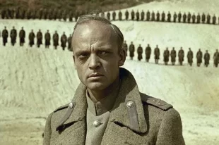 Владислав Дворжецкий. Кадр из фильма «Бег» (1970).