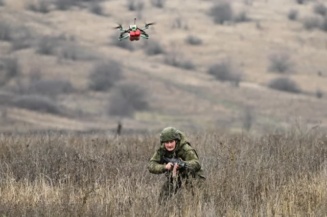 Штурмовые подразделения российских войск продвигаются между государственной границей РФ и рекой Волчьей, протекающей по территории Харьковской области