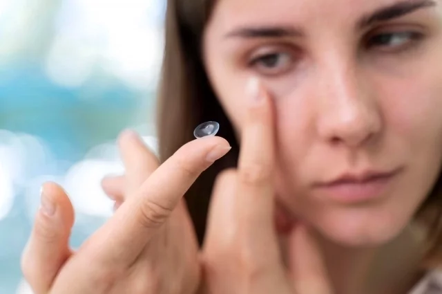 Ортолинзы нельзя просто купить в оптике, их подбирает врач с учётом индивидуальных особенностей пациента.