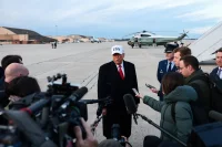 Премьеру Гренландии Йенсу-Фредерику Нильсену могут грозить неприятности, заявил американский президент Дональд Трамп.