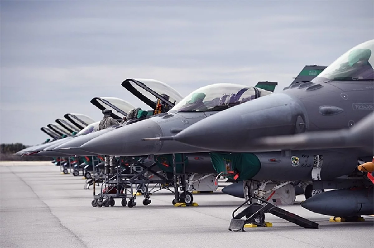 Бортовой самописец пропавшего у берегов Тайваня F-16 обнаружен на дне моря