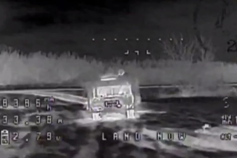 Объективный контроль прямых попаданий FPV-дронов по противнику осуществлялся средствами воздушной разведки в режиме реального времени.