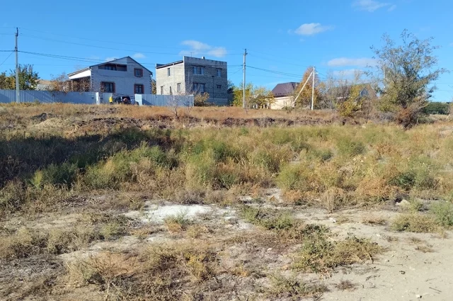 В посёлке нет транспорта, детской площадки, освещения на улицах – всё благоустройство делается руками жителей.