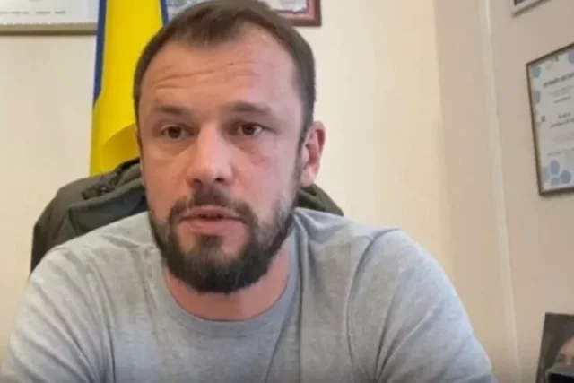 Сергей Бабак рассказал, что власти провели проверку учебных заведений, выявляя тех, кто лишь формально числился в вузе, но не посещал занятия.