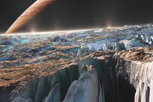 Европа по-прежнему остаётся фантастически интересным для науки миром, но новое исследование возвращает учёных с небес на землю. Шансы найти там сложную или даже простую, но процветающую экосистему заметно снизились.