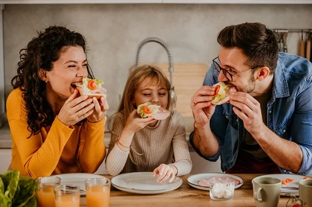 Из остатков мяса можно приготовить вкусные блюда.