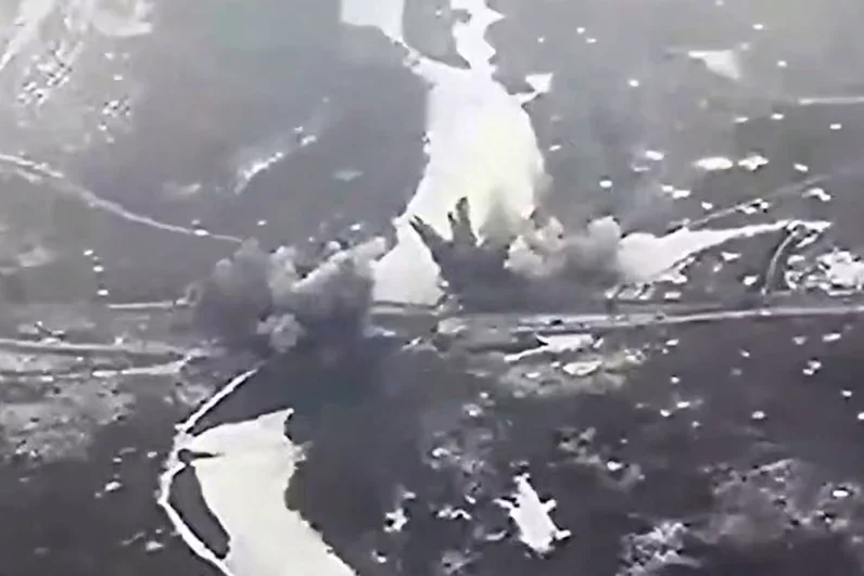 В процессе разведывательных действий военнослужащими ВС РФ была выявлена переправа через реку Оскол в окрестностях населенного пункта Осиново Харьковской области, активно задействованная украинскими подразделениями.