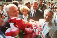 Михаил Горбачёв с супругой были в Волгограде в числе гостей областной писательской организации.