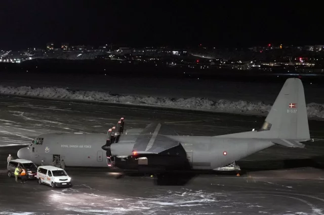 Меры Дании по усилению обороны Трамп расценивает как смехотворные.