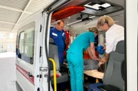 Чтобы пациентка не умерла, фельдшерам пришлось предпринимать оперативные меры прямо на месте.