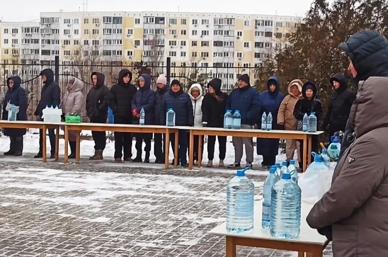 Считается, что освящённая вода долгое время не теряет своих свойств.