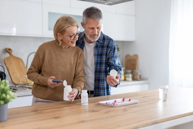 Исследование препарата, эффективно снижающего холестерин и обладающего совершенно новым механизмом действия, вышло в журнале Nature Medicine.