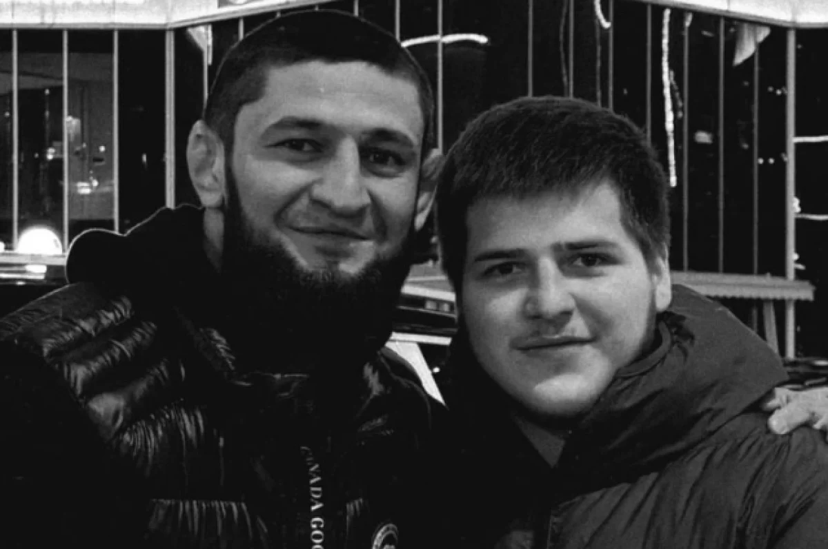 Боец UFC Чимаев опубликовал фотографию с Адамом Кадыровым