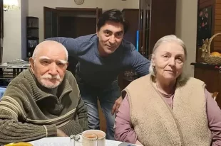 Армен Джигарханян с приемным сыном Степаном и женой Татьяной Власовой. 