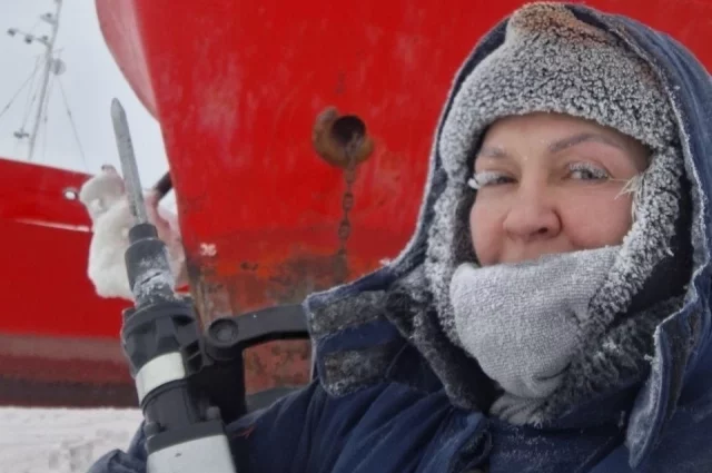 Главные инструменты Елены Генераловой - кайло, бензопила, отбойный молоток, сверло