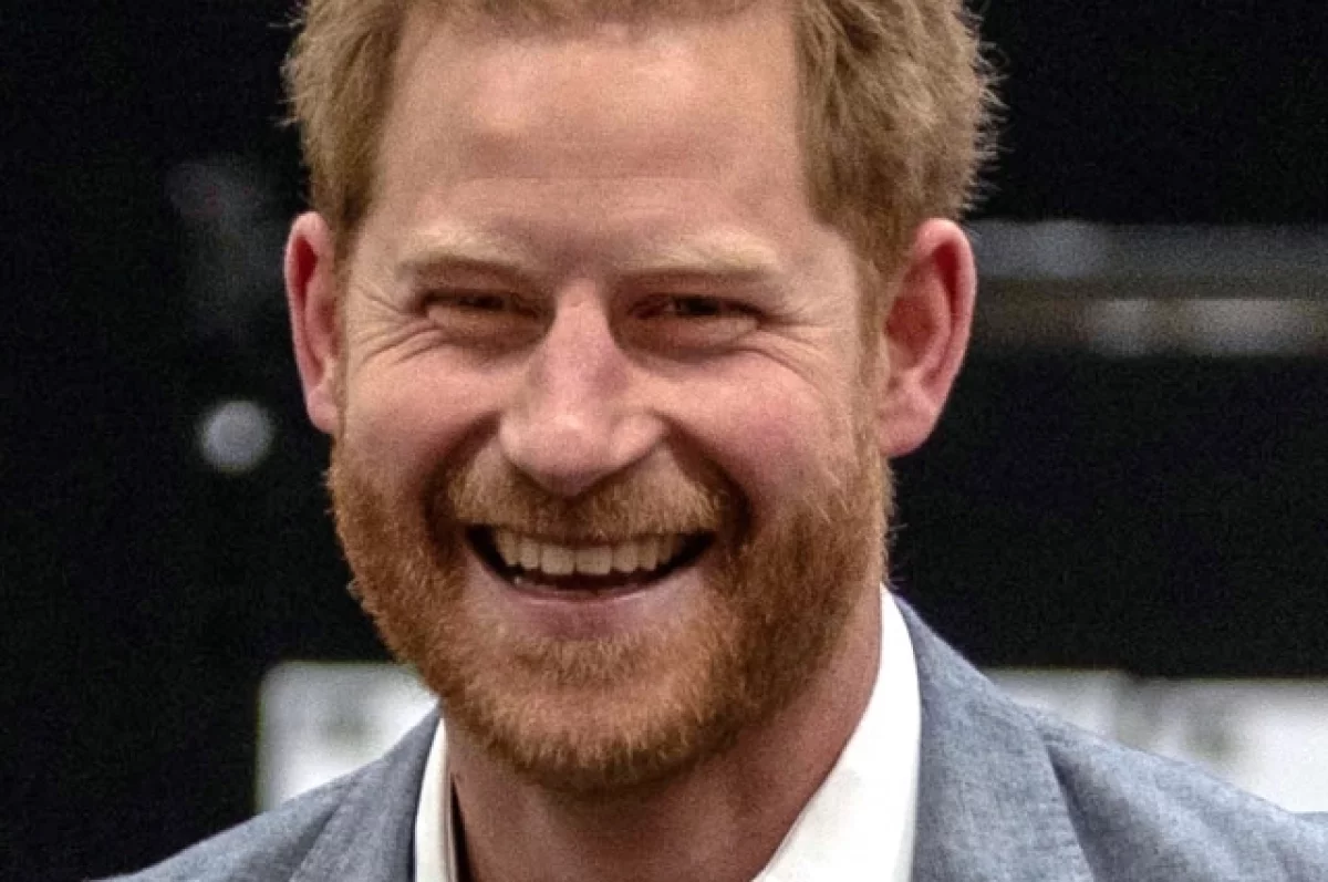 Mirror: принц Гарри вынуждает короля выбирать между ним и Уильямом