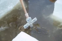 Все места для купаний, действующие в Югре, отмечены на интерактивной карте крещенских купелей.