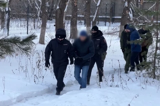 На следственном эксперименте подозреваемый вёл себя уверенно.