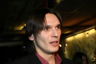 Как и многие кумиры 1990-х, Сташевский остаётся востребованным на волне ностальгии.