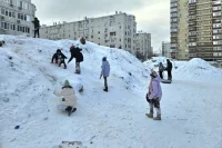 Для юных жителей юга снег — это настоящий праздник.