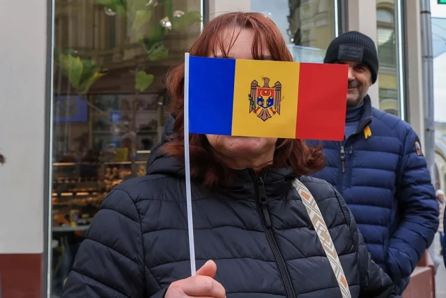 Именно для вступления в ЕС Молдавия сейчас решила в максимальной степени дистанцироваться от России, в том числе через выход из СНГ.