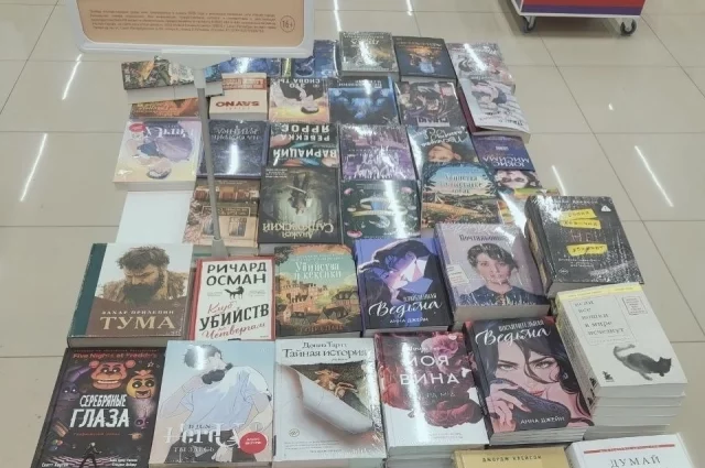 Чтобы успевать за новинками, нужны регулярные оптовые поставки, а их маленькие магазины не могут оплатить.