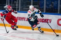 В течение всех трёх периодов «Югра» уверенно контролировала лёд.