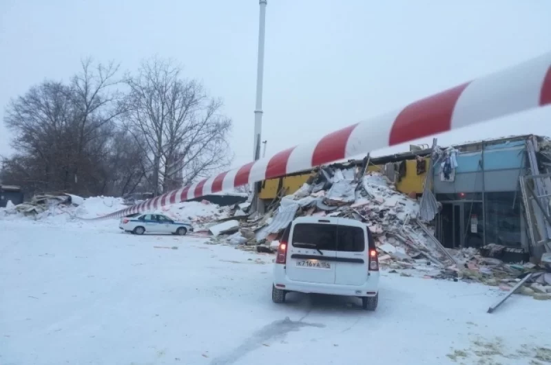 Территория огорожена со вчерашнего дня.